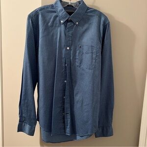 Tommy Hilfiger Mens Shirt Size M 100% cotton. Beautiful blue check pattern.